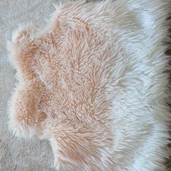 Me Jane Girls Faux Fur Sleeveless Vest Jacket White Pink Ombre - Picture 8 of 8